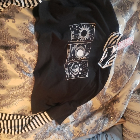 Sun and Moon graphic 2 in 1 tee - Picture 2 of 4